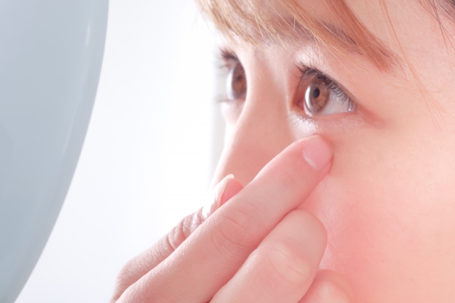 【筑後地区】飛蚊症がひどいと硝子体手術になる？日常生活に支障が出る場合の判断基準について
